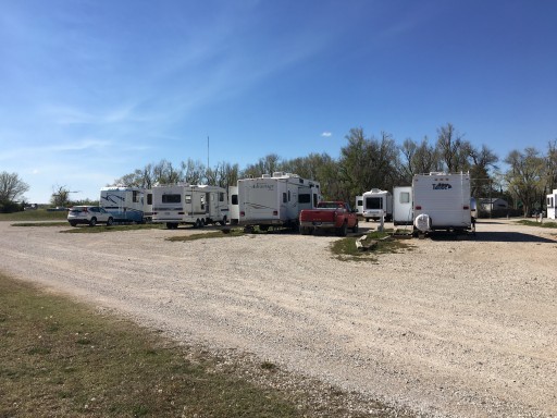 campers parked at Country RV park 