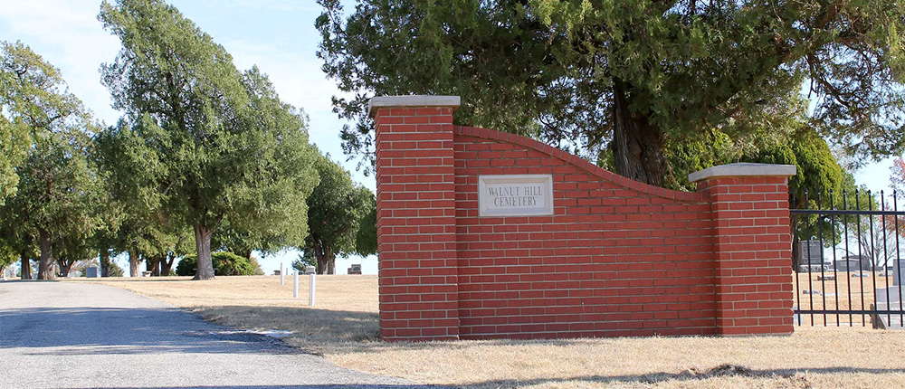 WALNUT CEMETERY ENTRANCE 