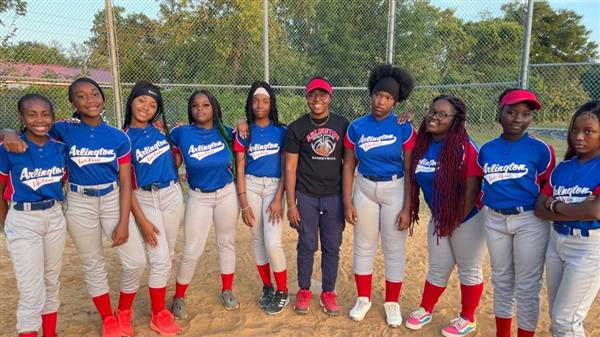 softball team smiling