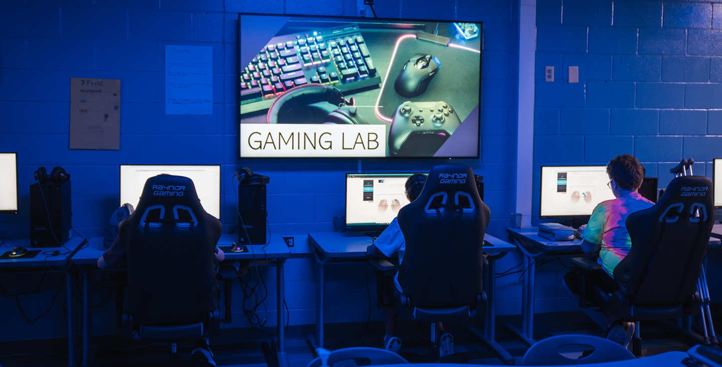 students working in the gaming lab