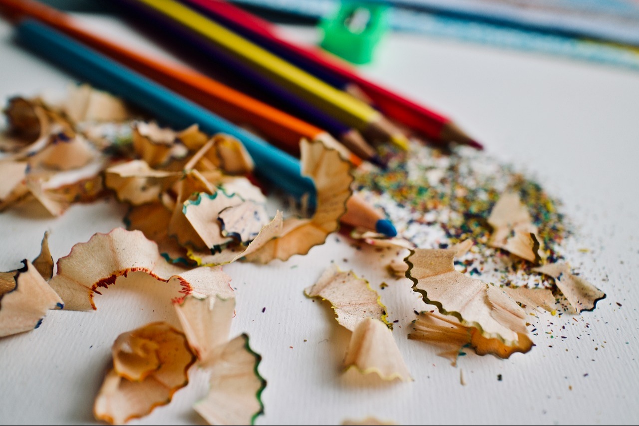 coloring pencils with shavings