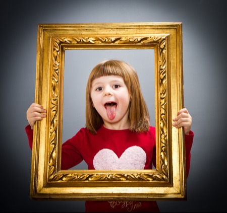 girl in frame for picture day