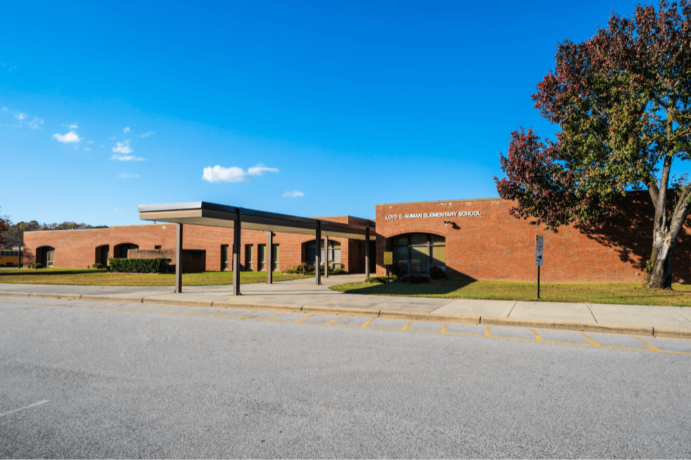 A photo of the front of loyd auman elementary