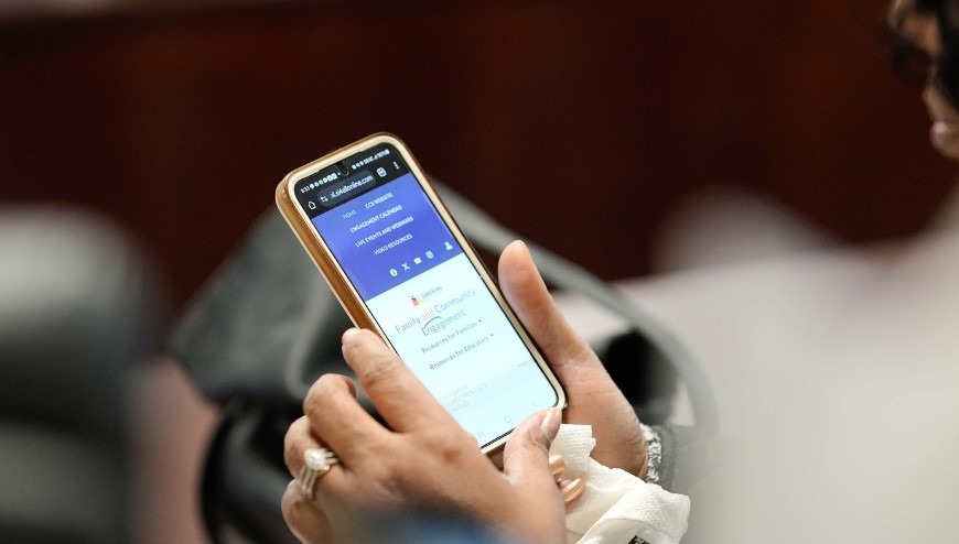 Image of FEOD on cellphone
