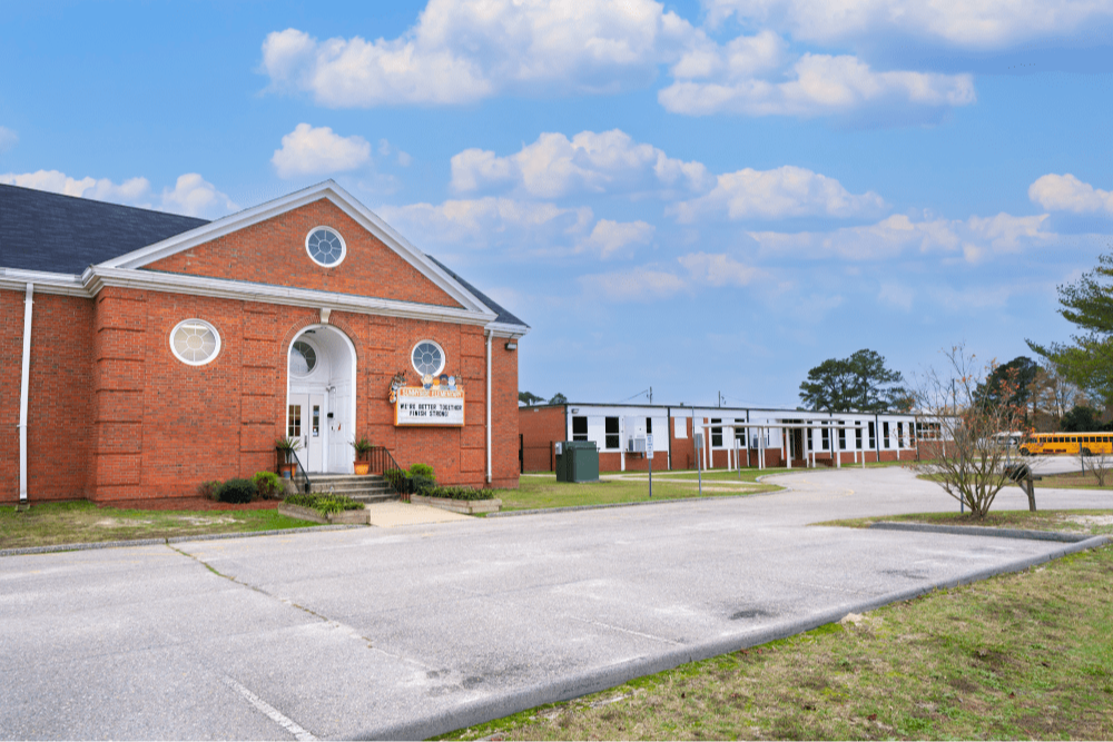 A photo of the front of sunnyside elementary