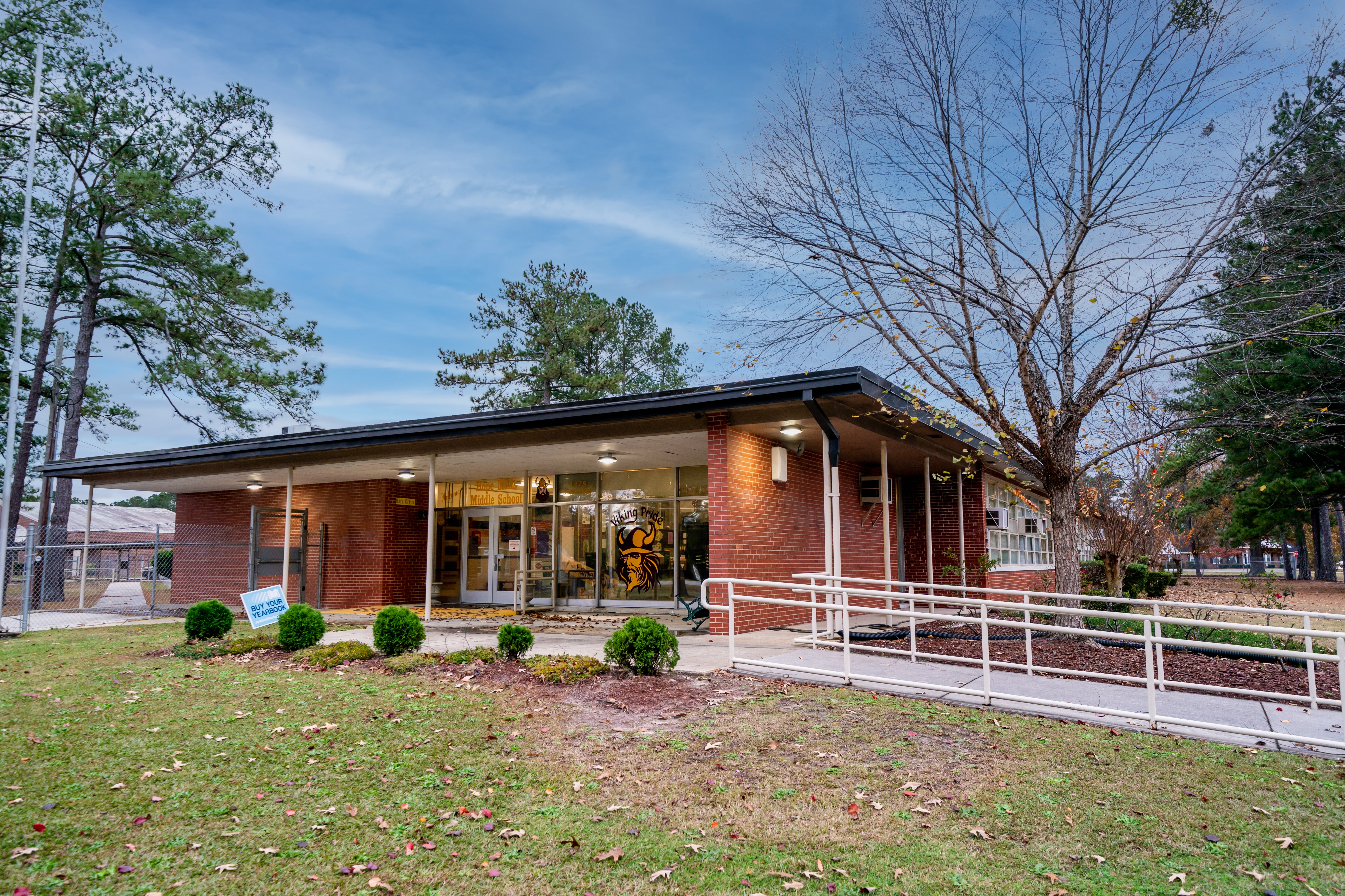 A photo of the front of hop mills middle