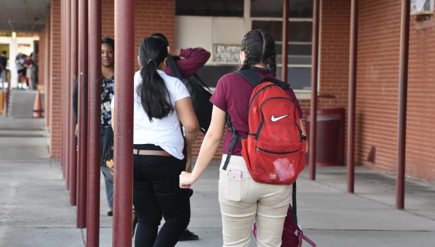 Students walking in to school 