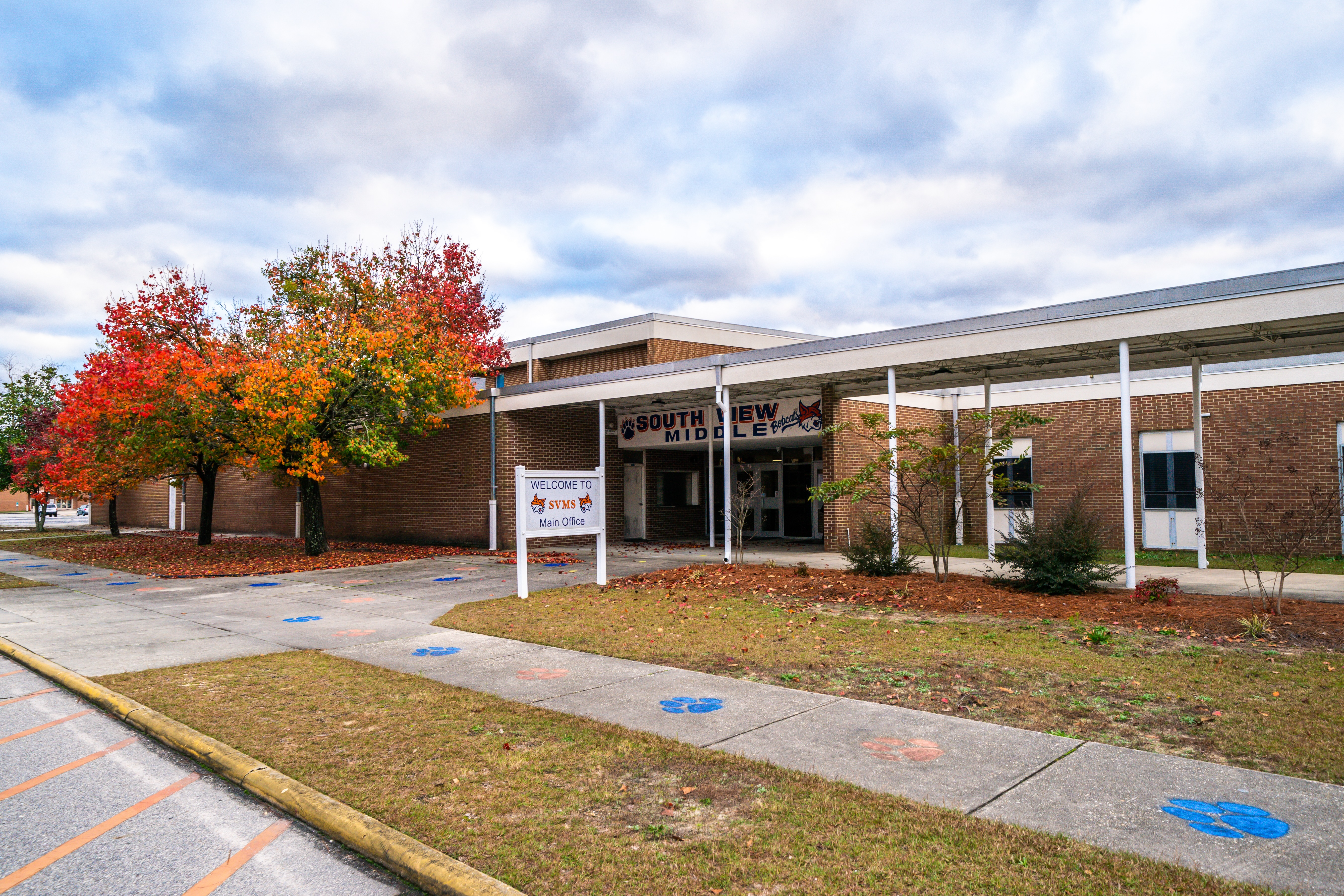 A photo of the front of south view middle