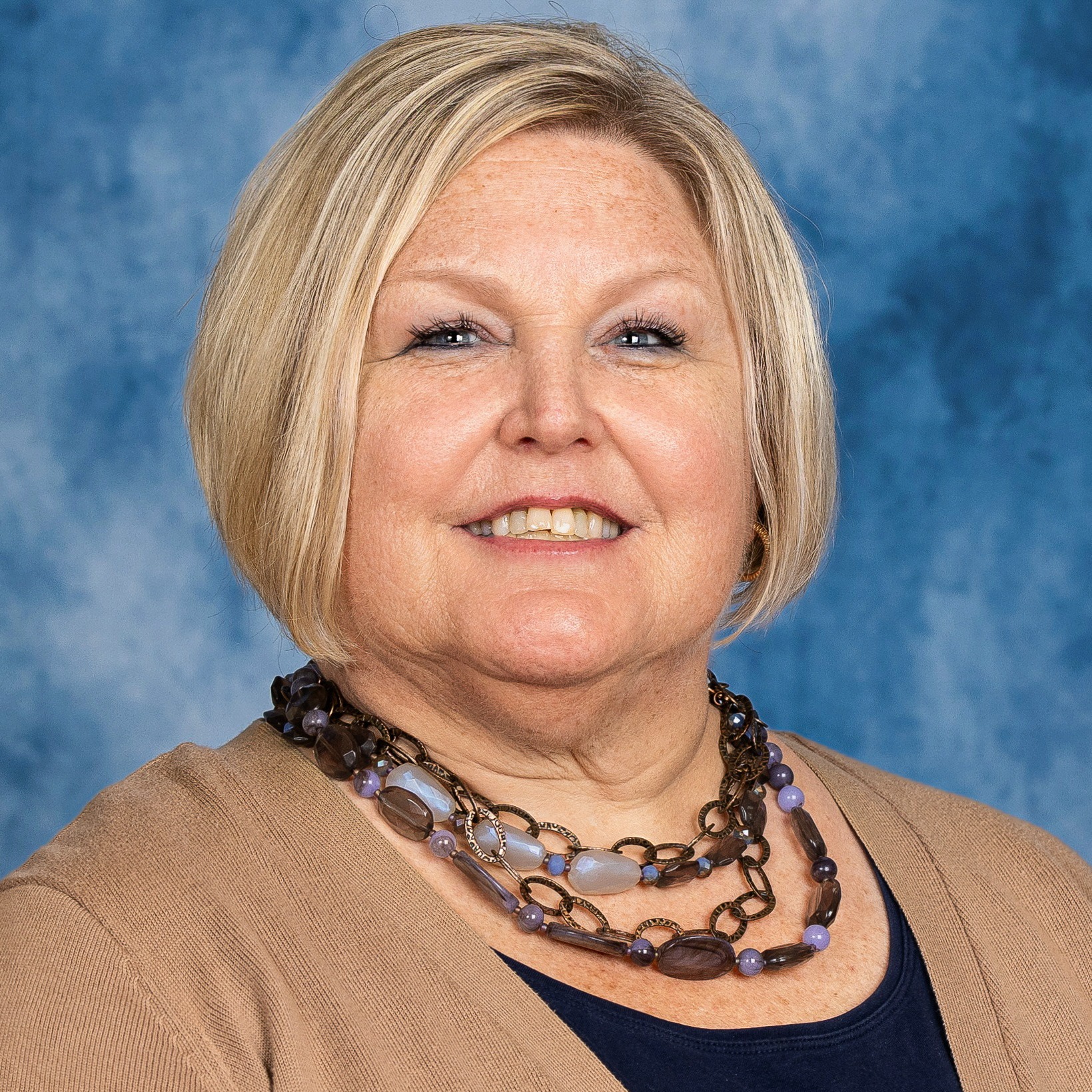 Laura Victory headshot