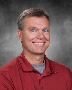 Assistant Principal of Val Vista Academy, Tom Pasinski