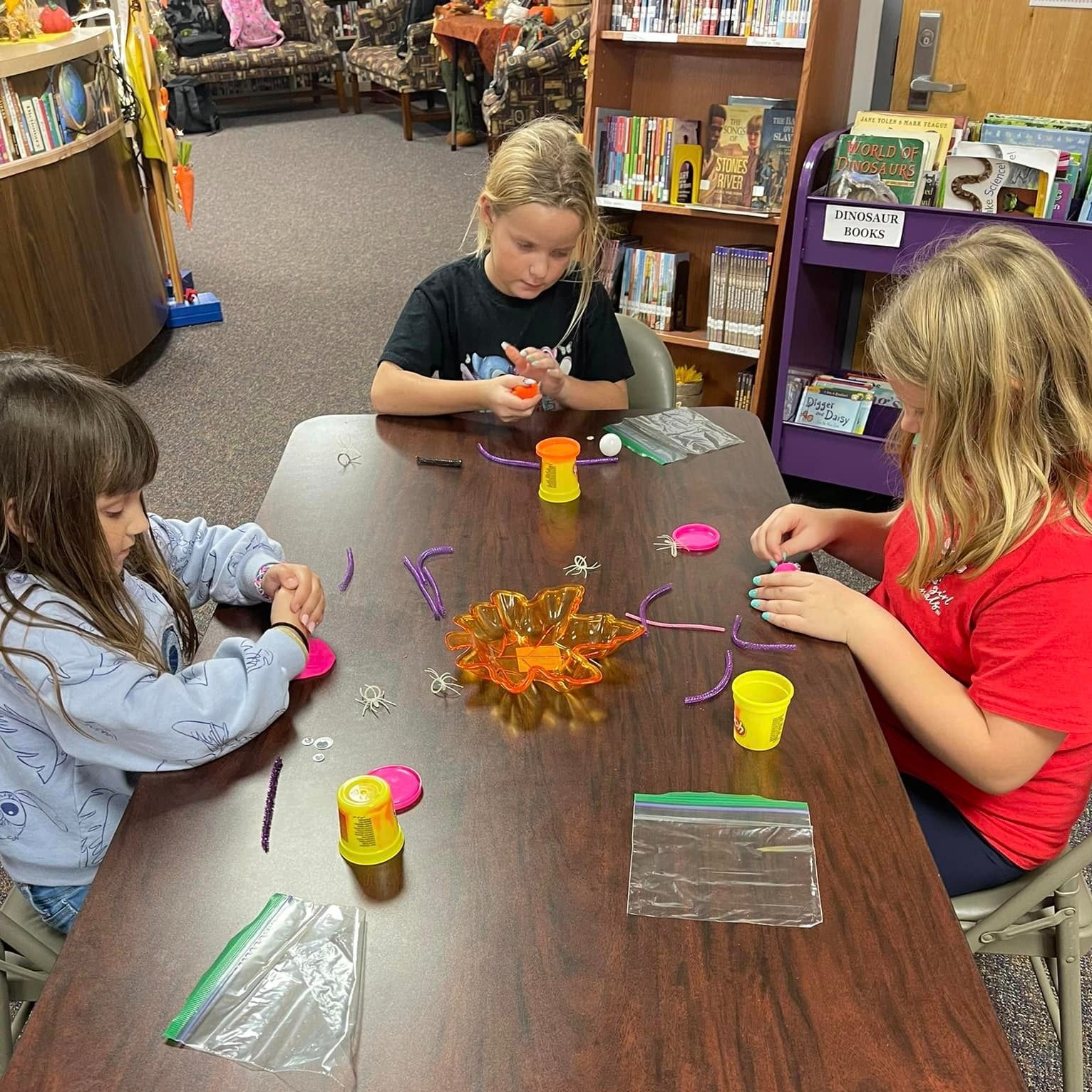 Students in reading club