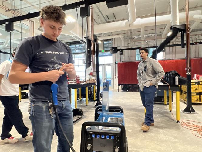 Students begin CNM courses