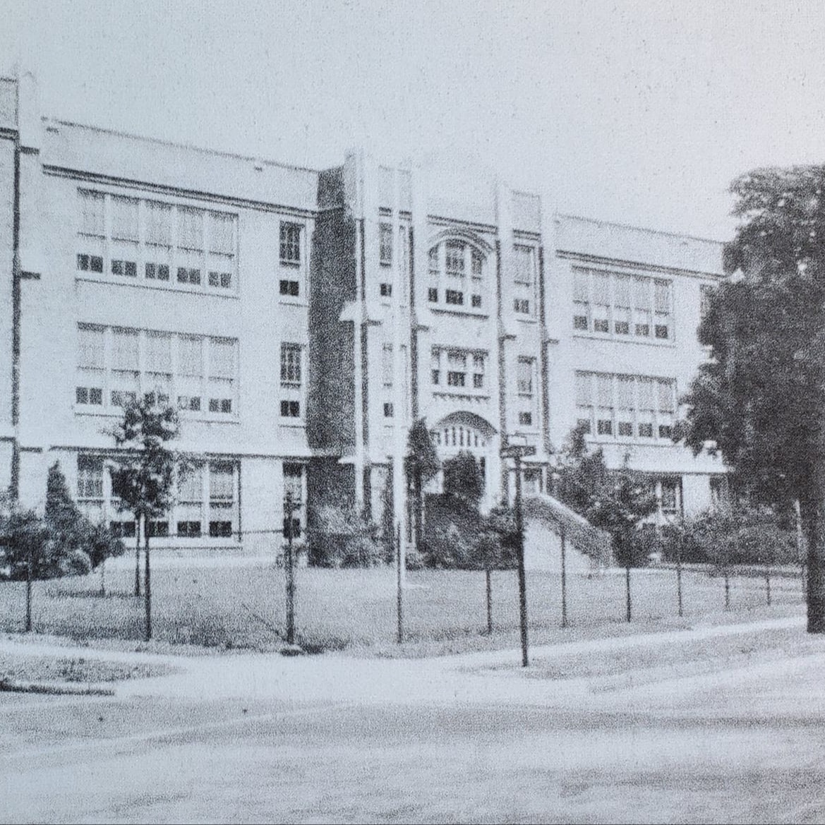 School 08