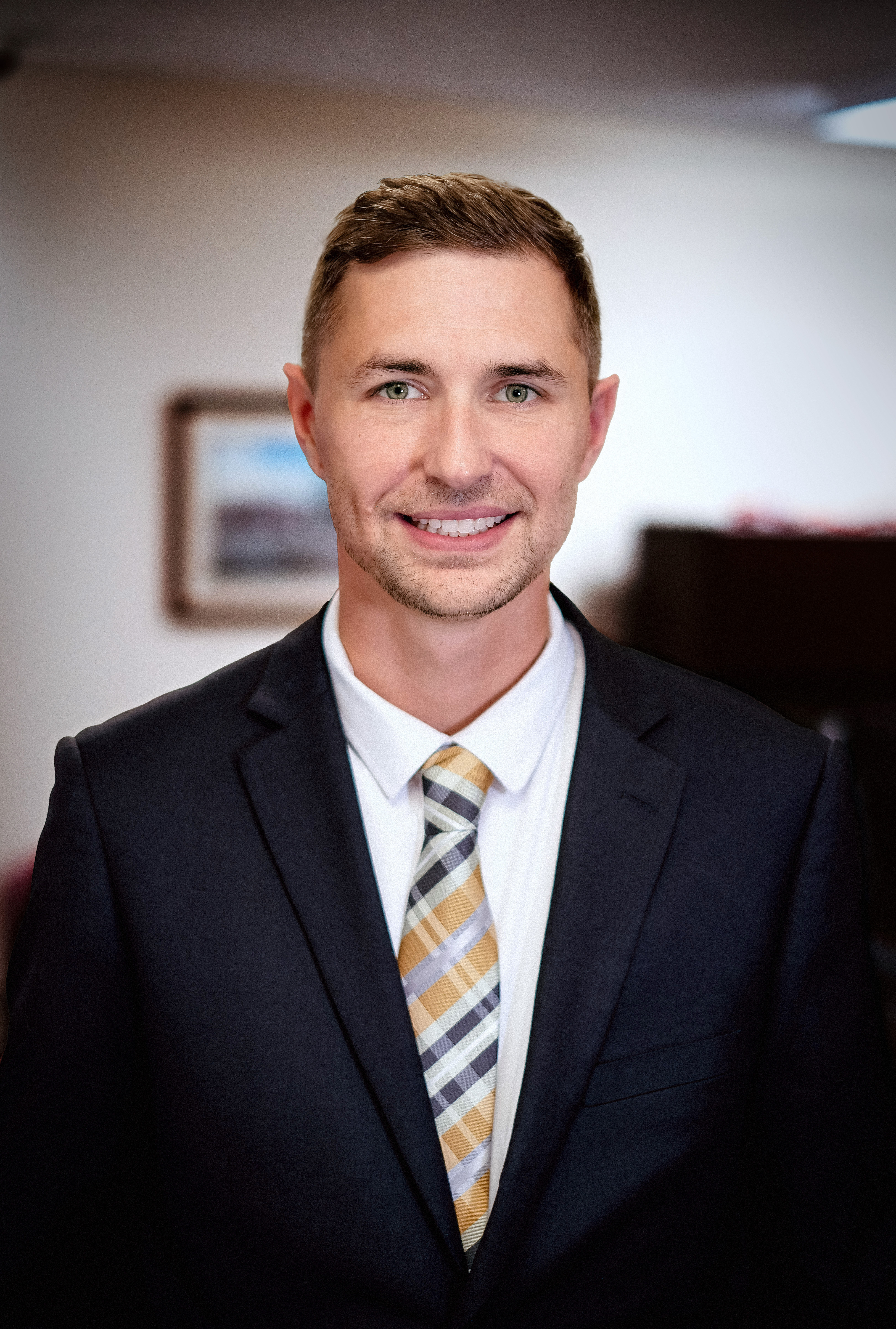 Dr. Ryan Neaves