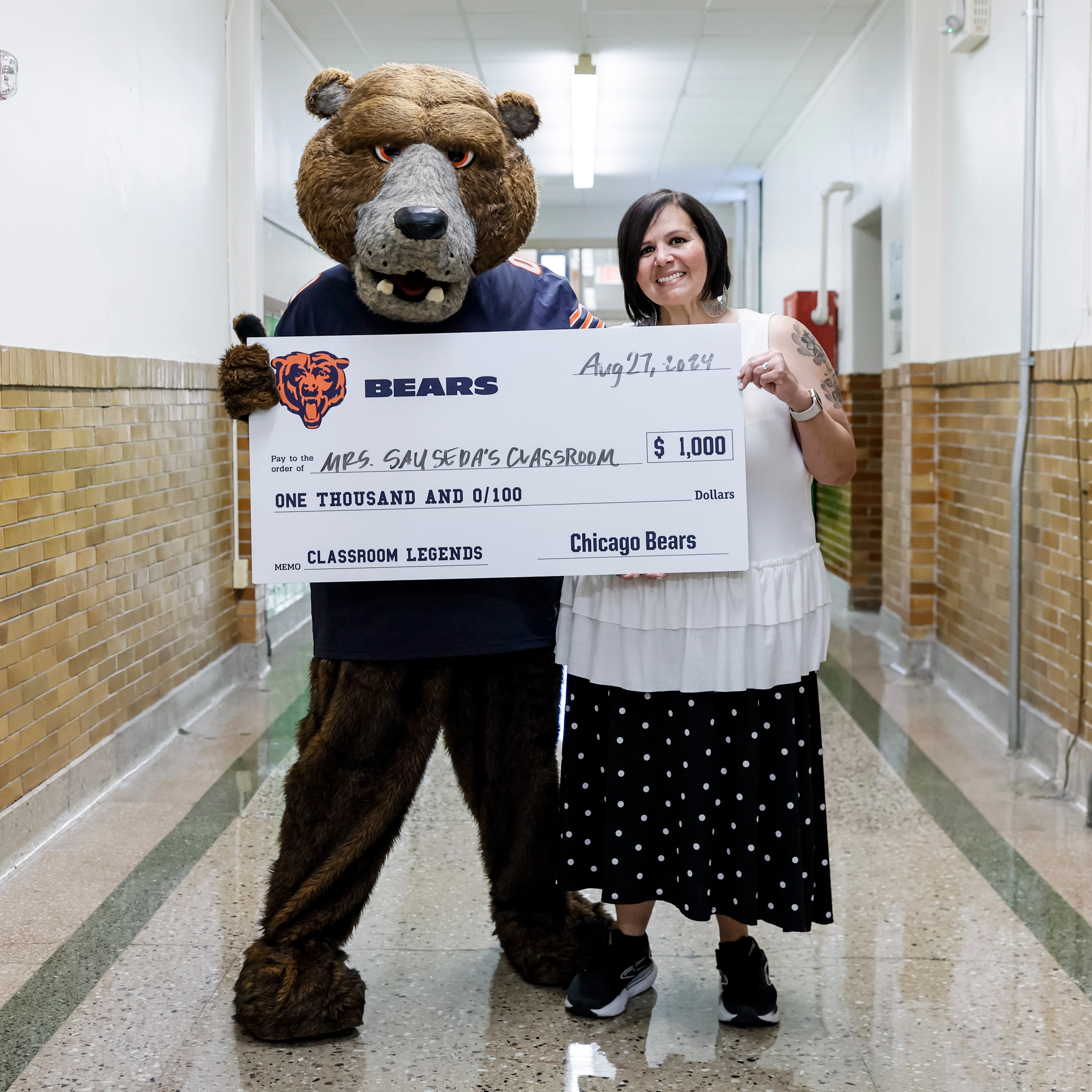 Chicago Bears mascot with Marshall teacher 