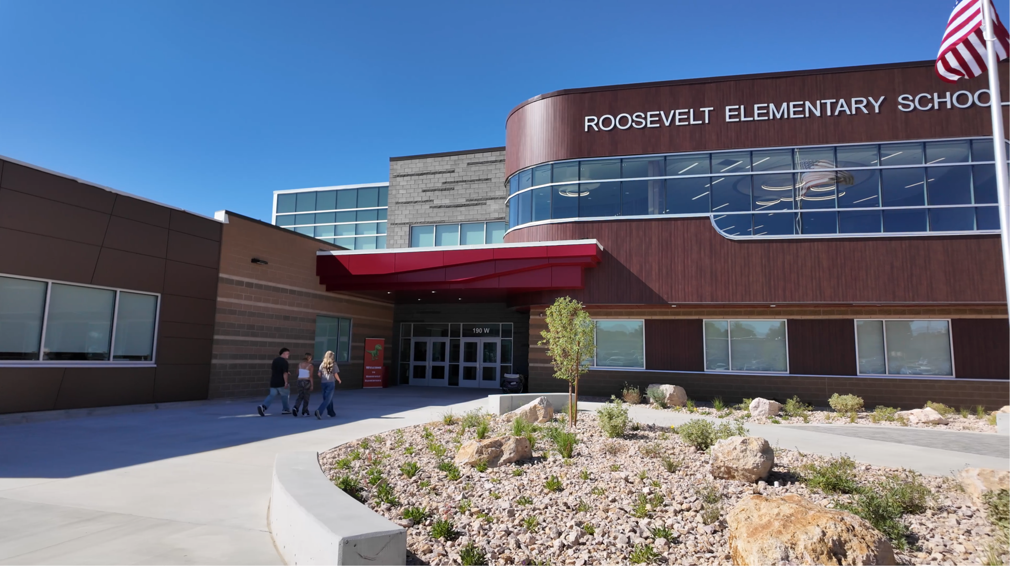 Students walking into Roosevelt elementary.