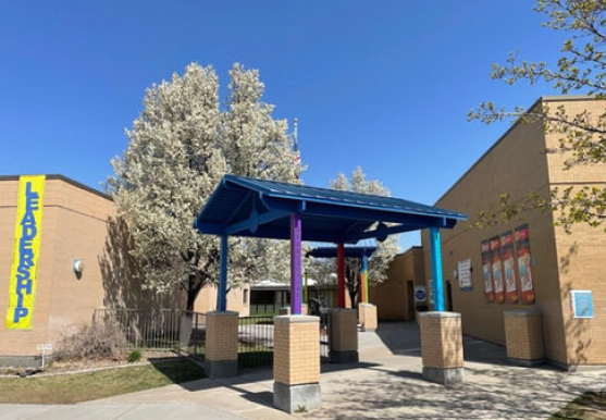 Picture of Front of Roy Elementary