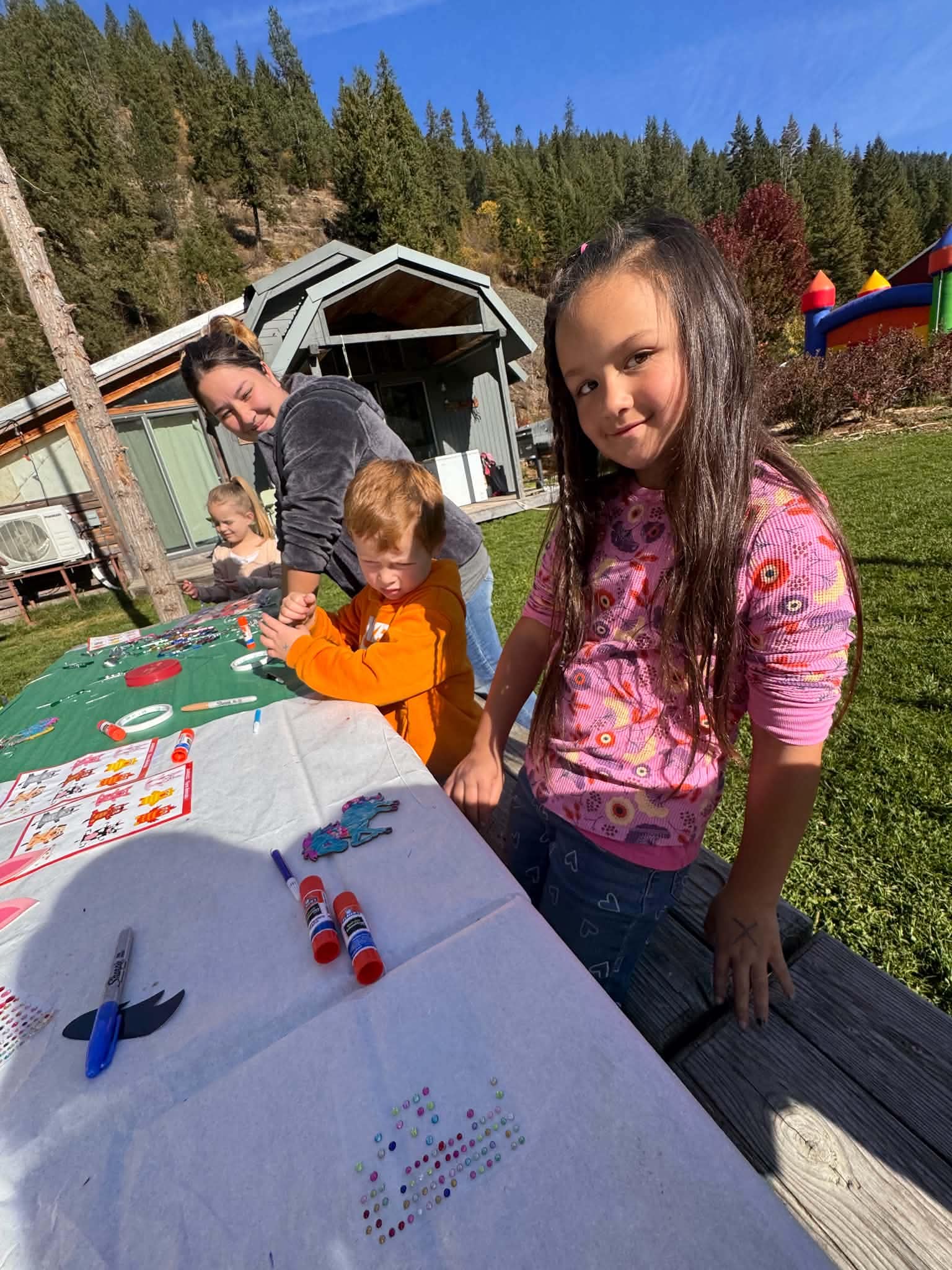 students on field trip to farm