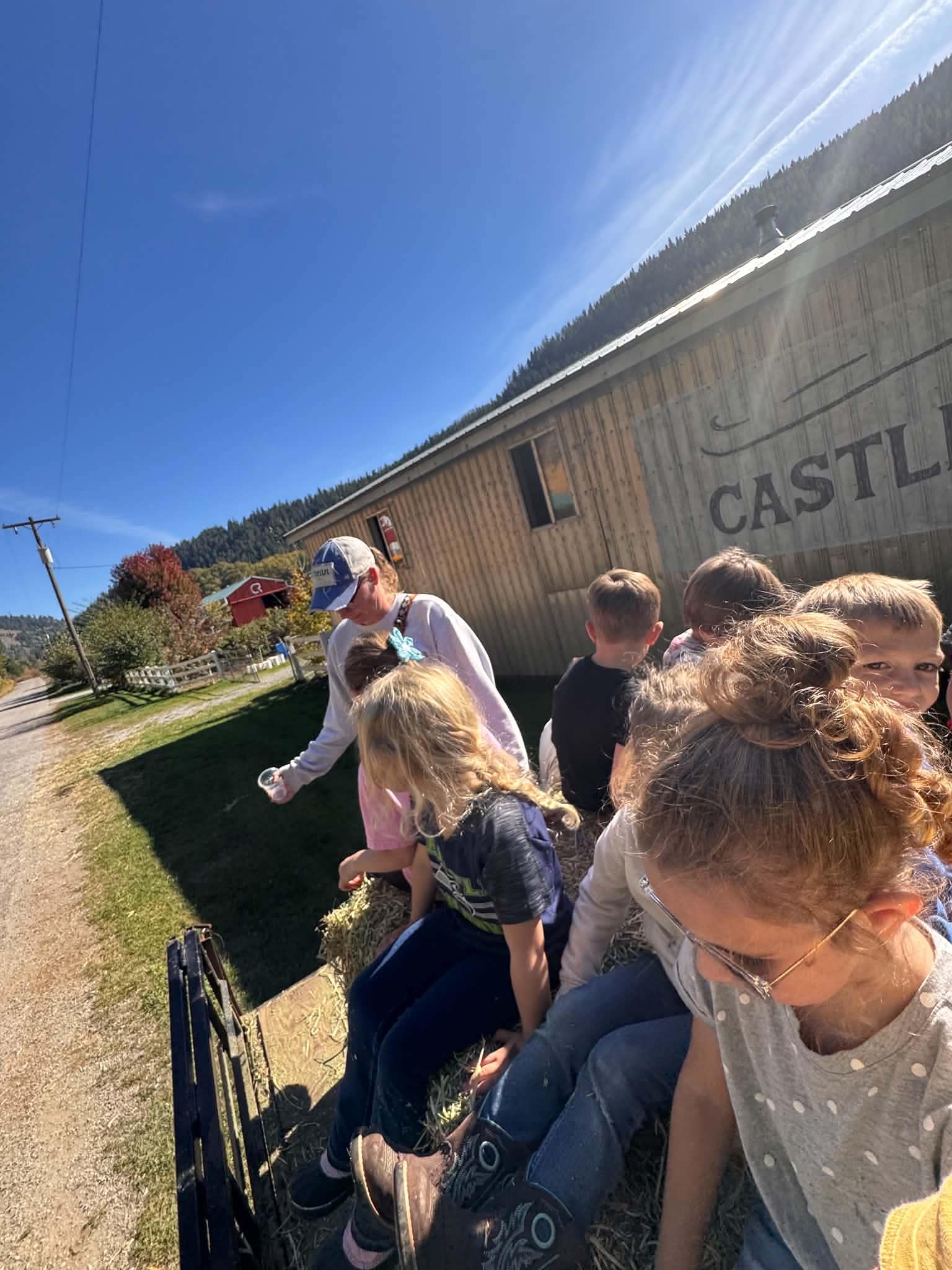 students on field trip to farm