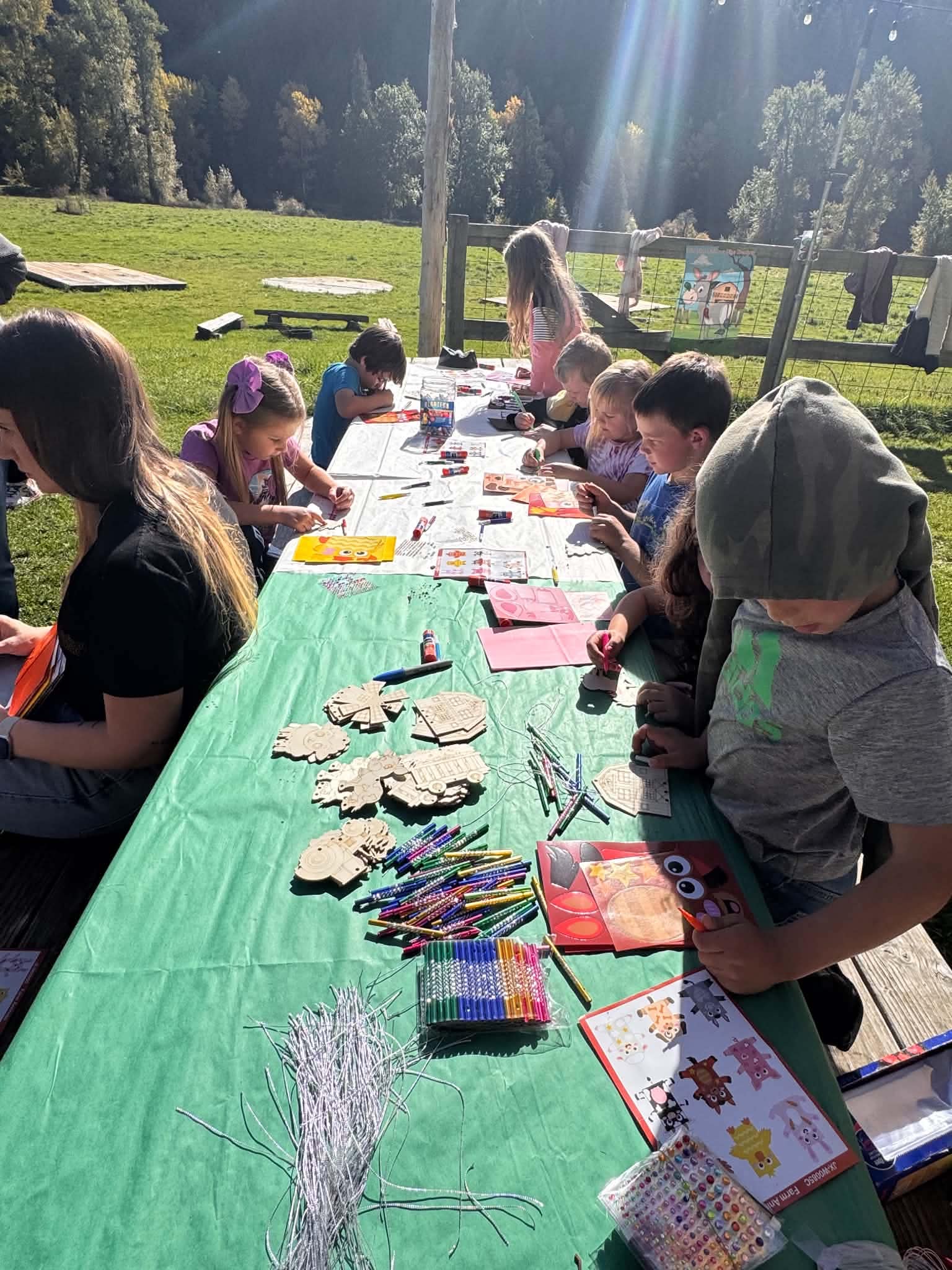 students on field trip to farm