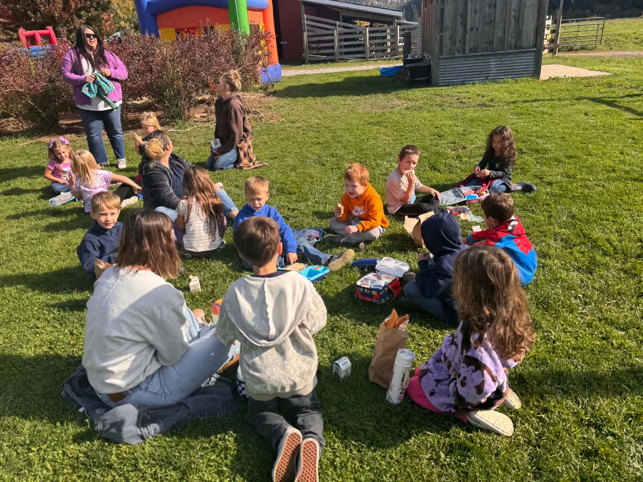 students on field trip to farm