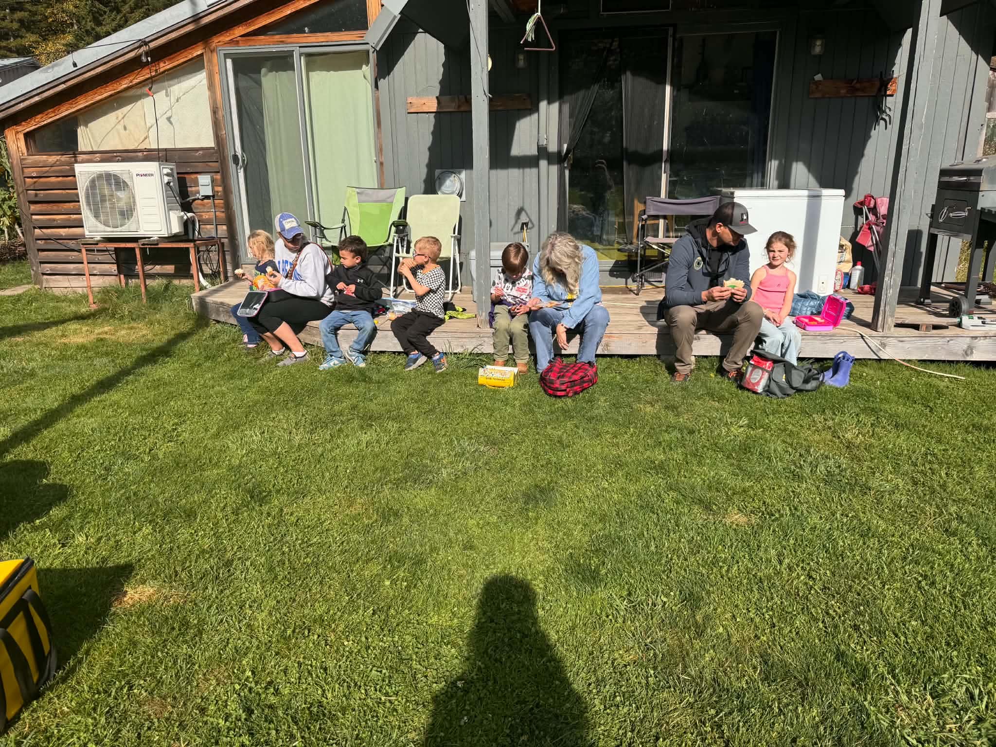 students on field trip to farm