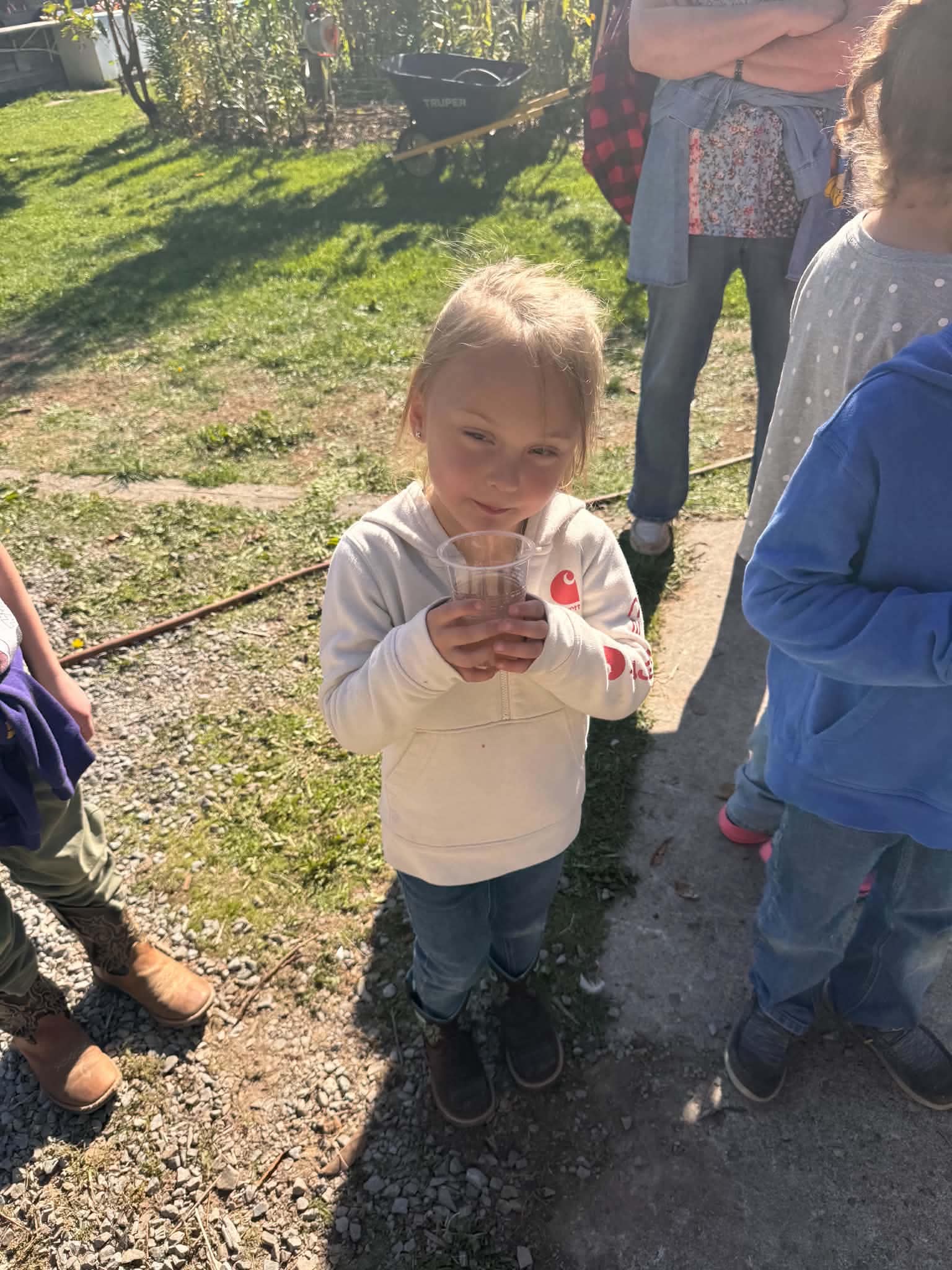 students on field trip to farm