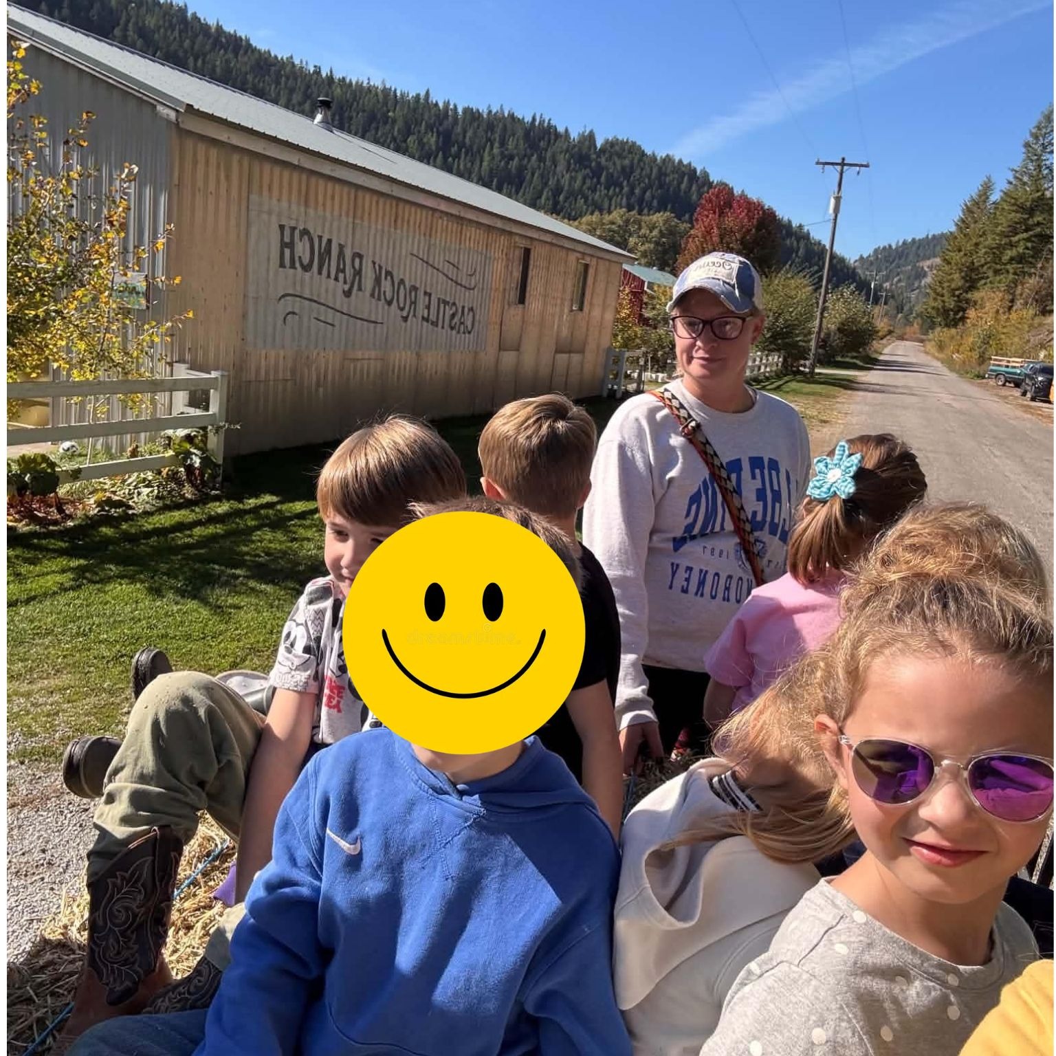 students on field trip to farm