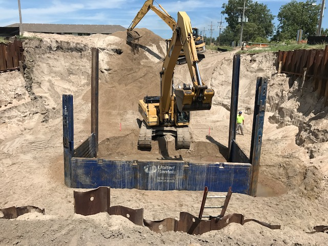 Diamond Engineering installing secondary shoring for the Lift Station 20 Upgrade project.