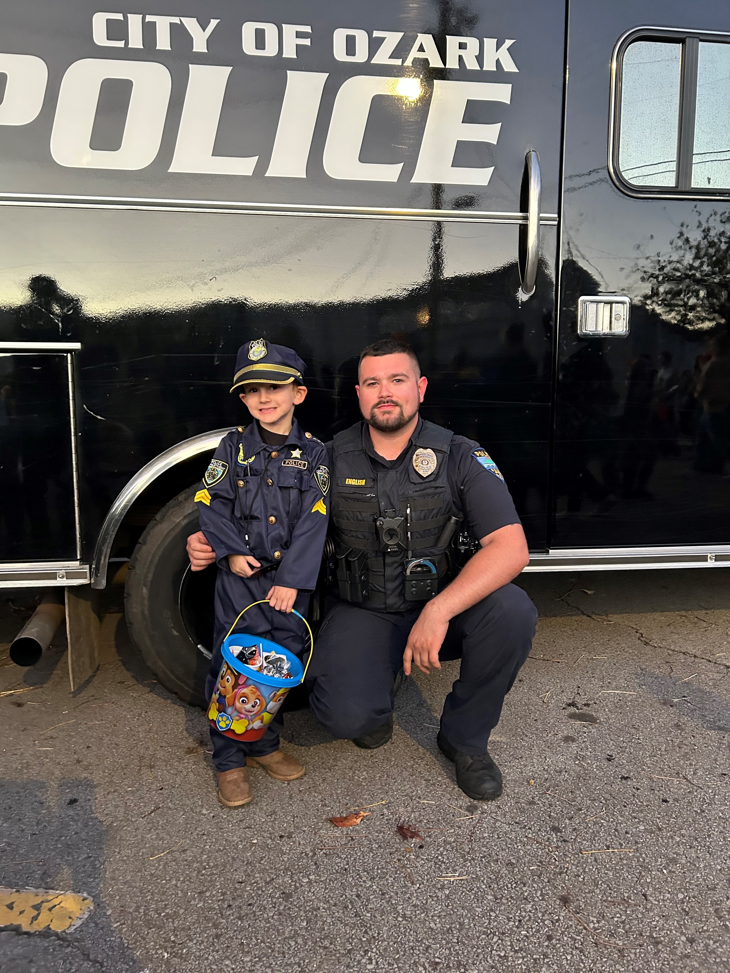 Police depart handing out candy