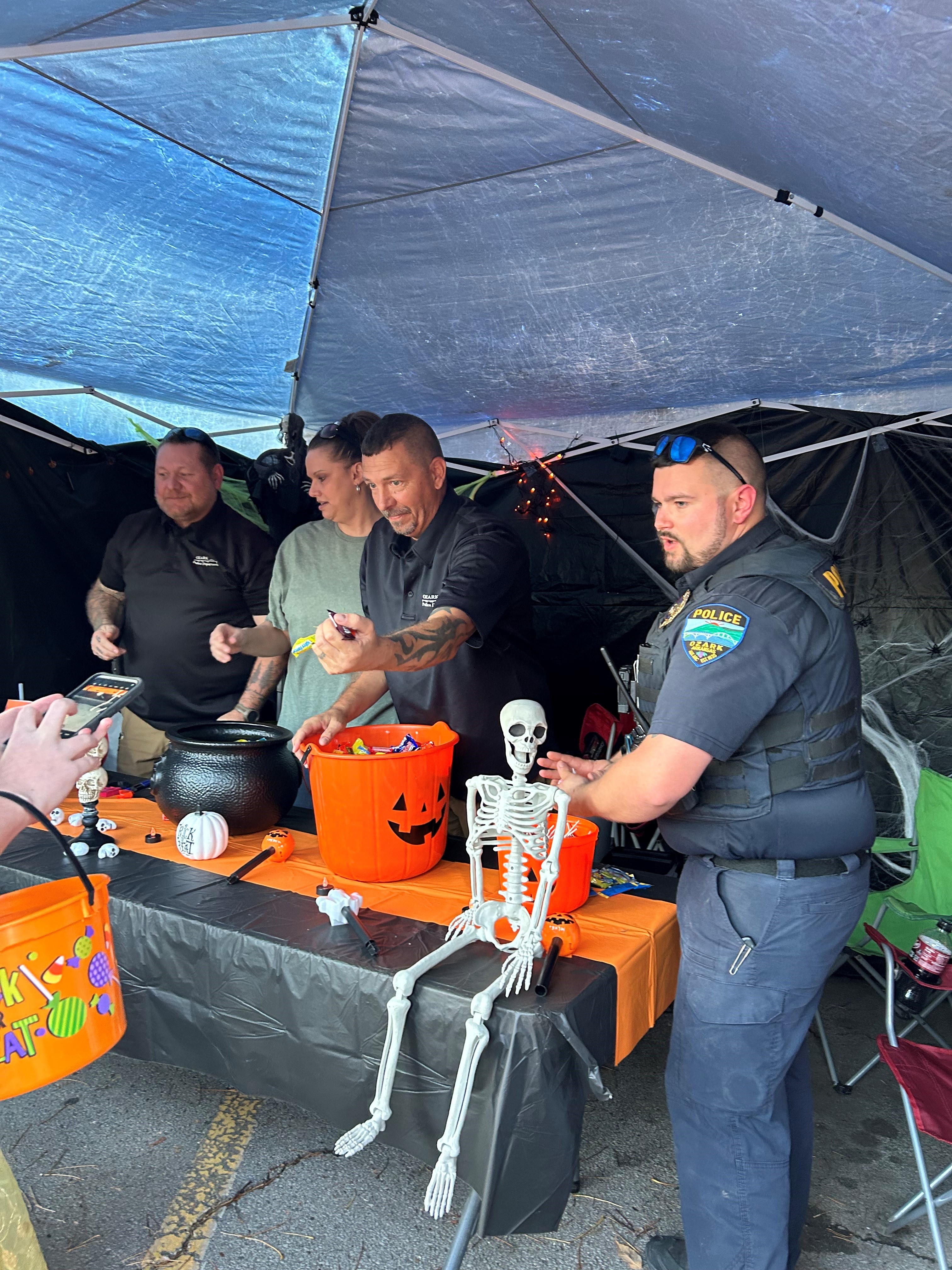 Police depart handing out candy