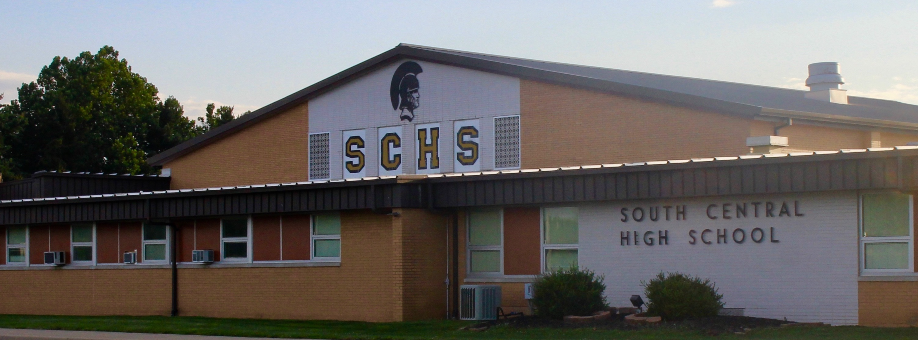 Picture of Front of South Central High School