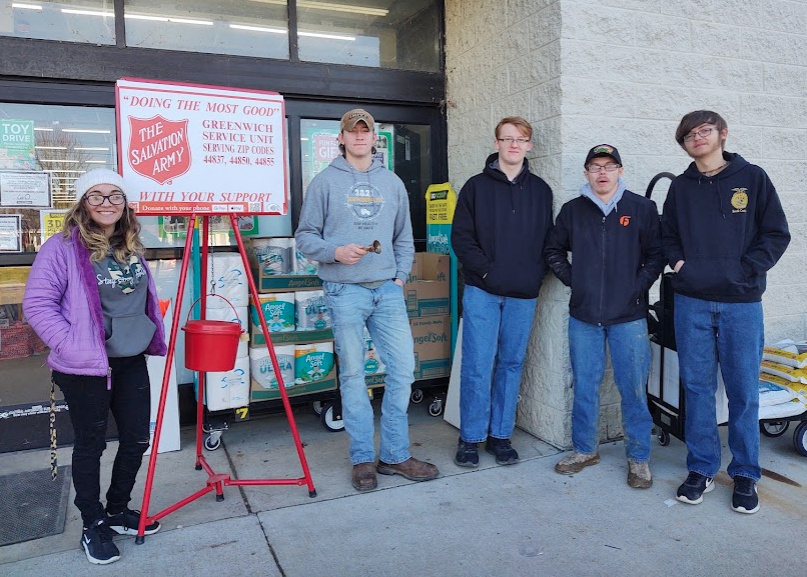 FFA Members Assist the Salvation Army