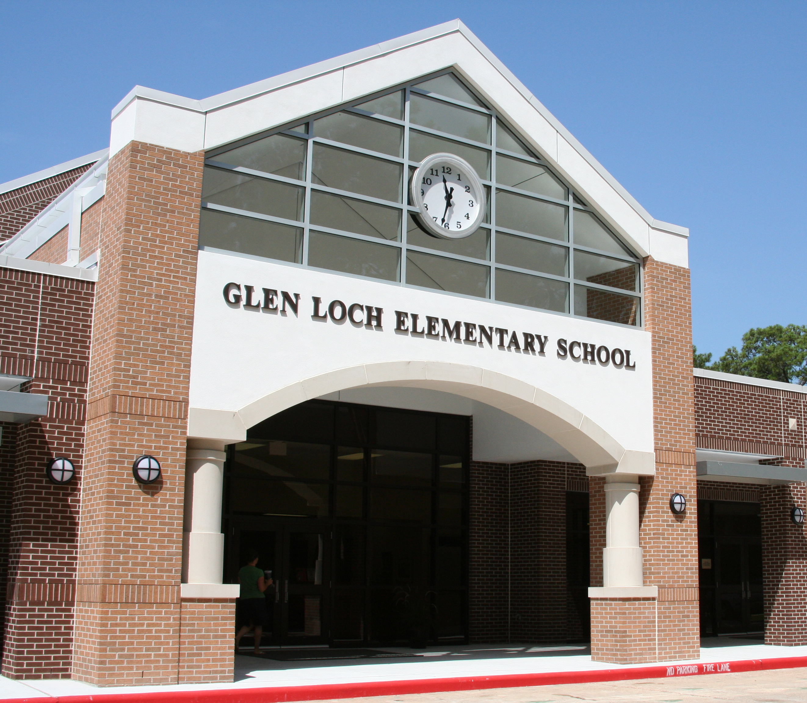 Glen Loch Elementary main entrance
