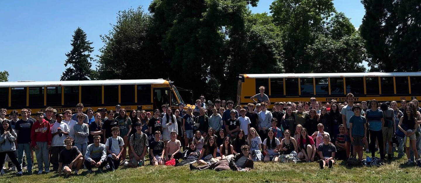 HSD students in front of buses