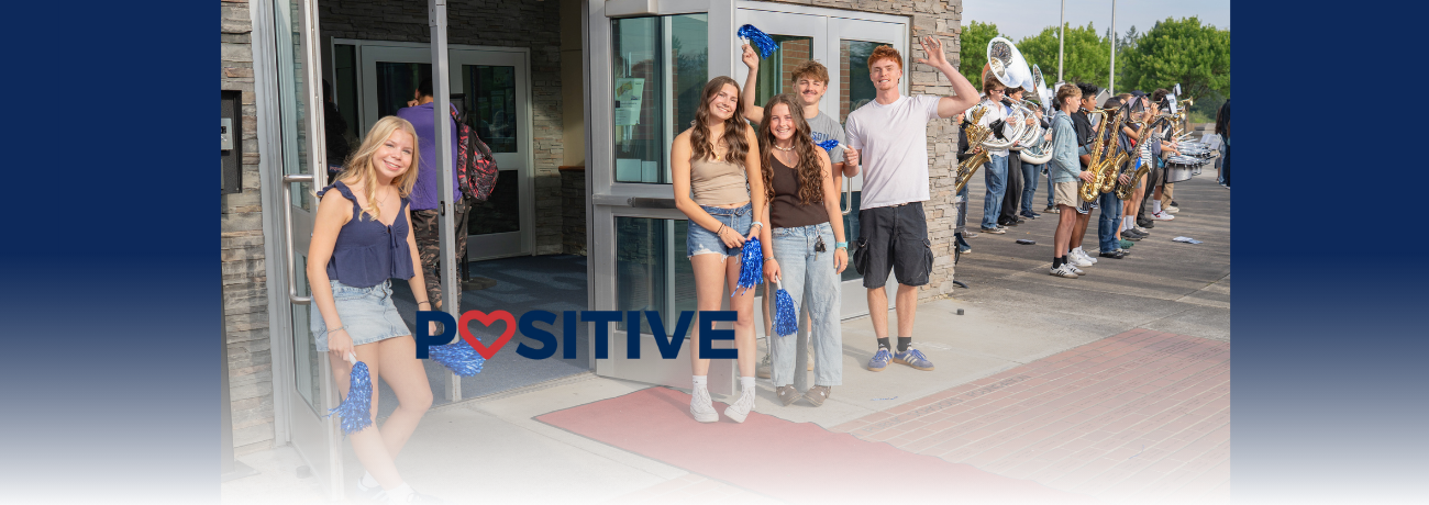 Students welcome their peers to the first day of the 2025-26 school year at HHS.