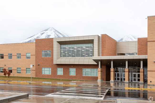 Valley View Middle School front view