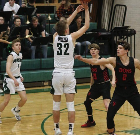 basketball team in a game