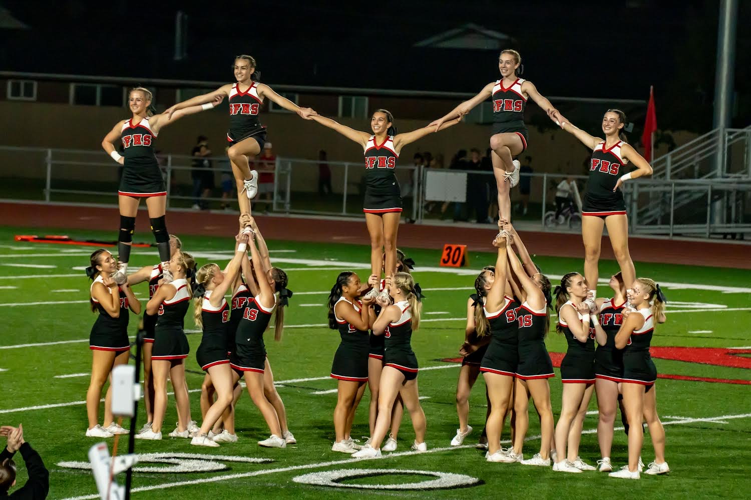 cheerleaders performing