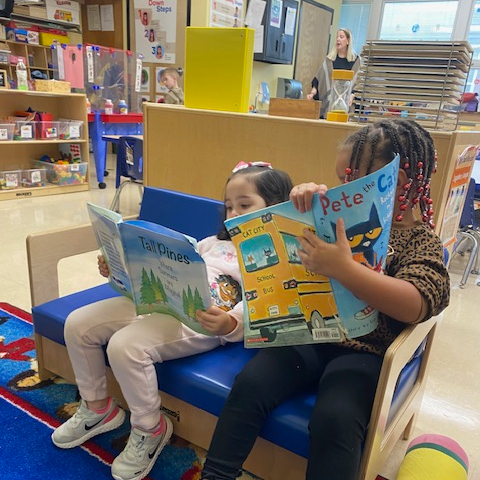 Preschoolers reading