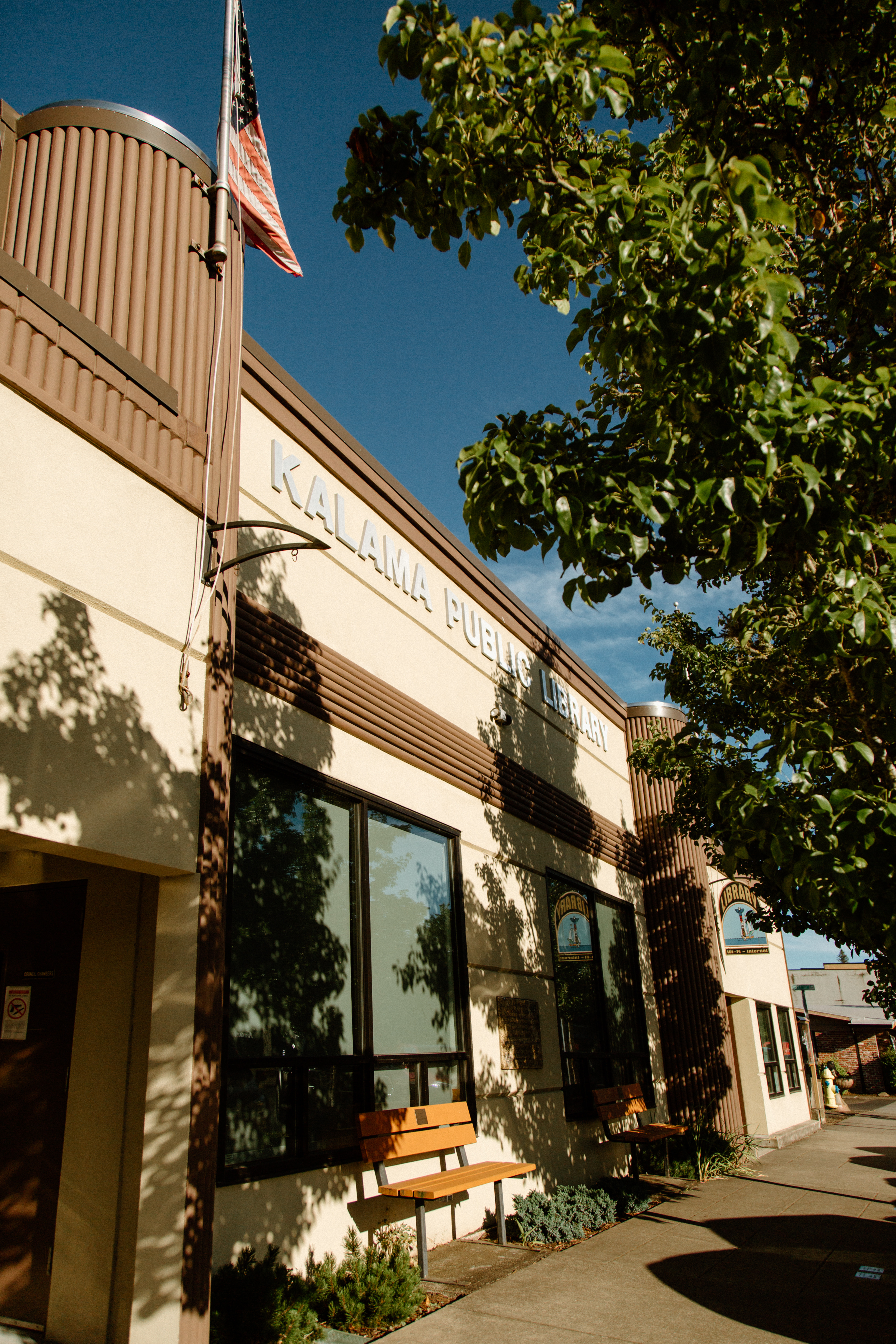 Kalama public Library from N 1st Street, looking south
