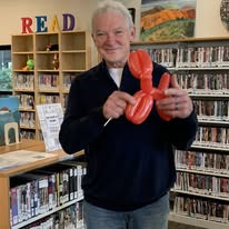 Mayor Mike Reuter participating in Library fun