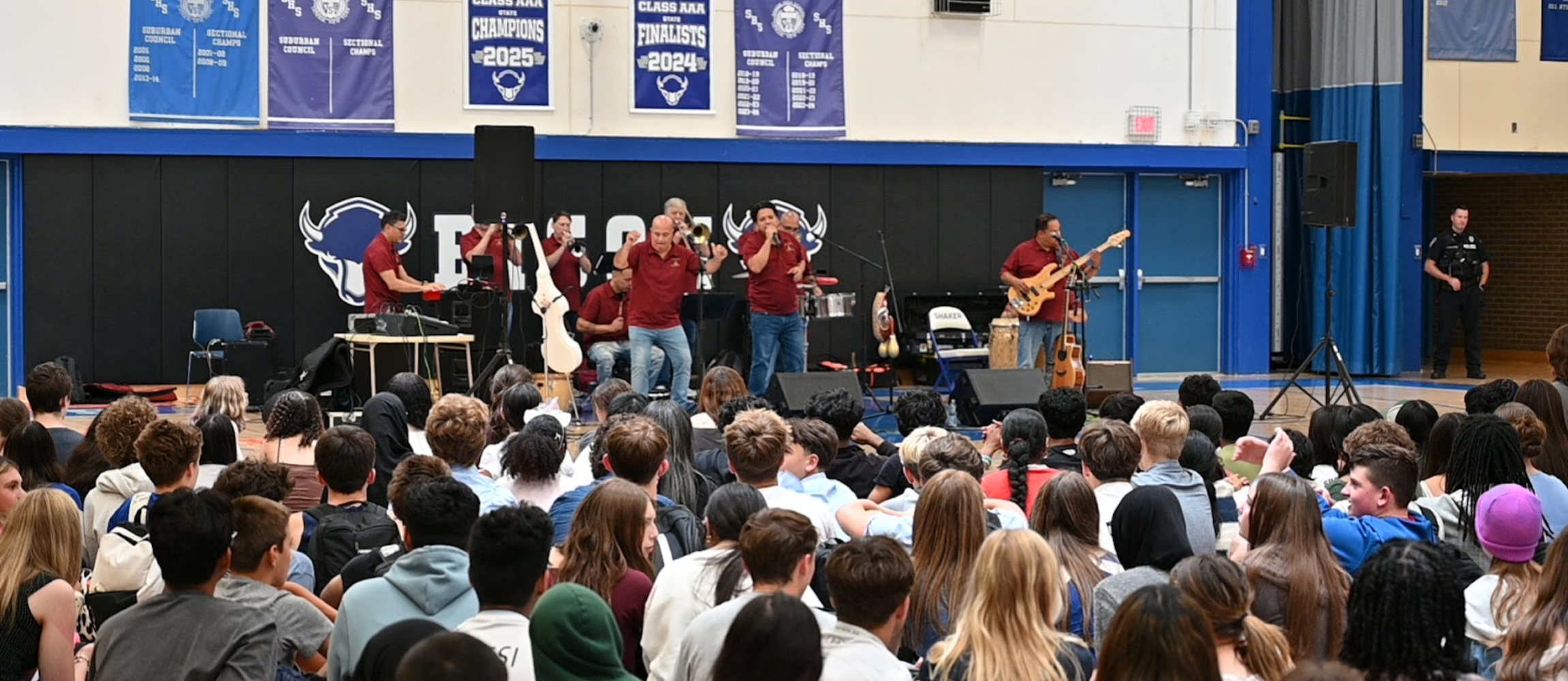 Alex Torres and Latin orchestra performance 