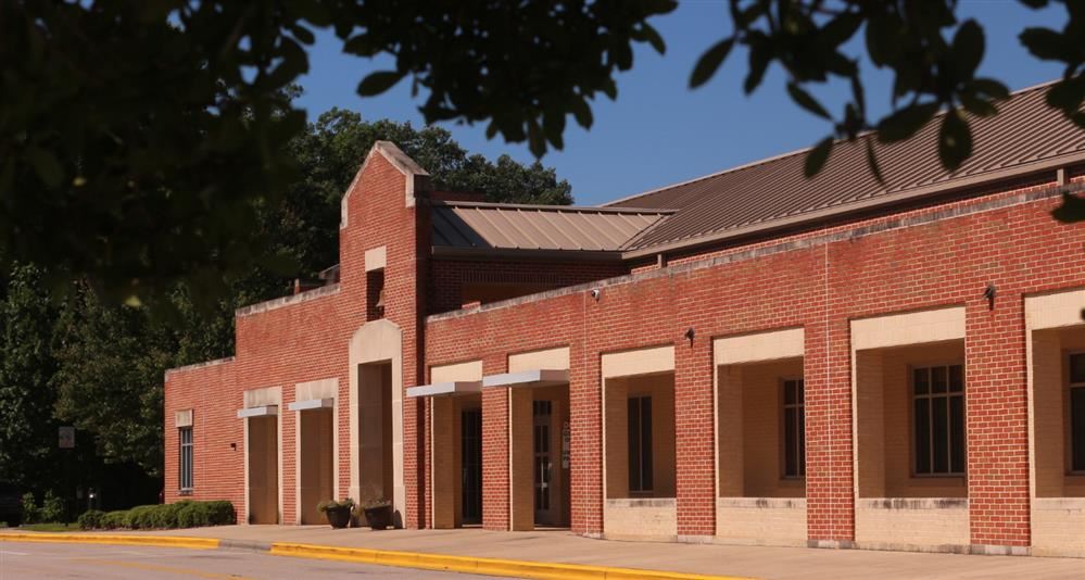 Gardendale Elementary building from the outside