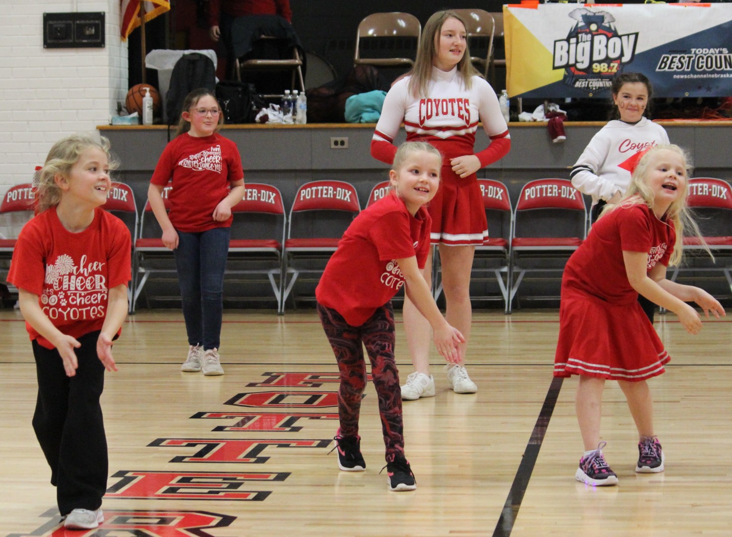 PD Cheerleaders Host Jr. Cheer Day