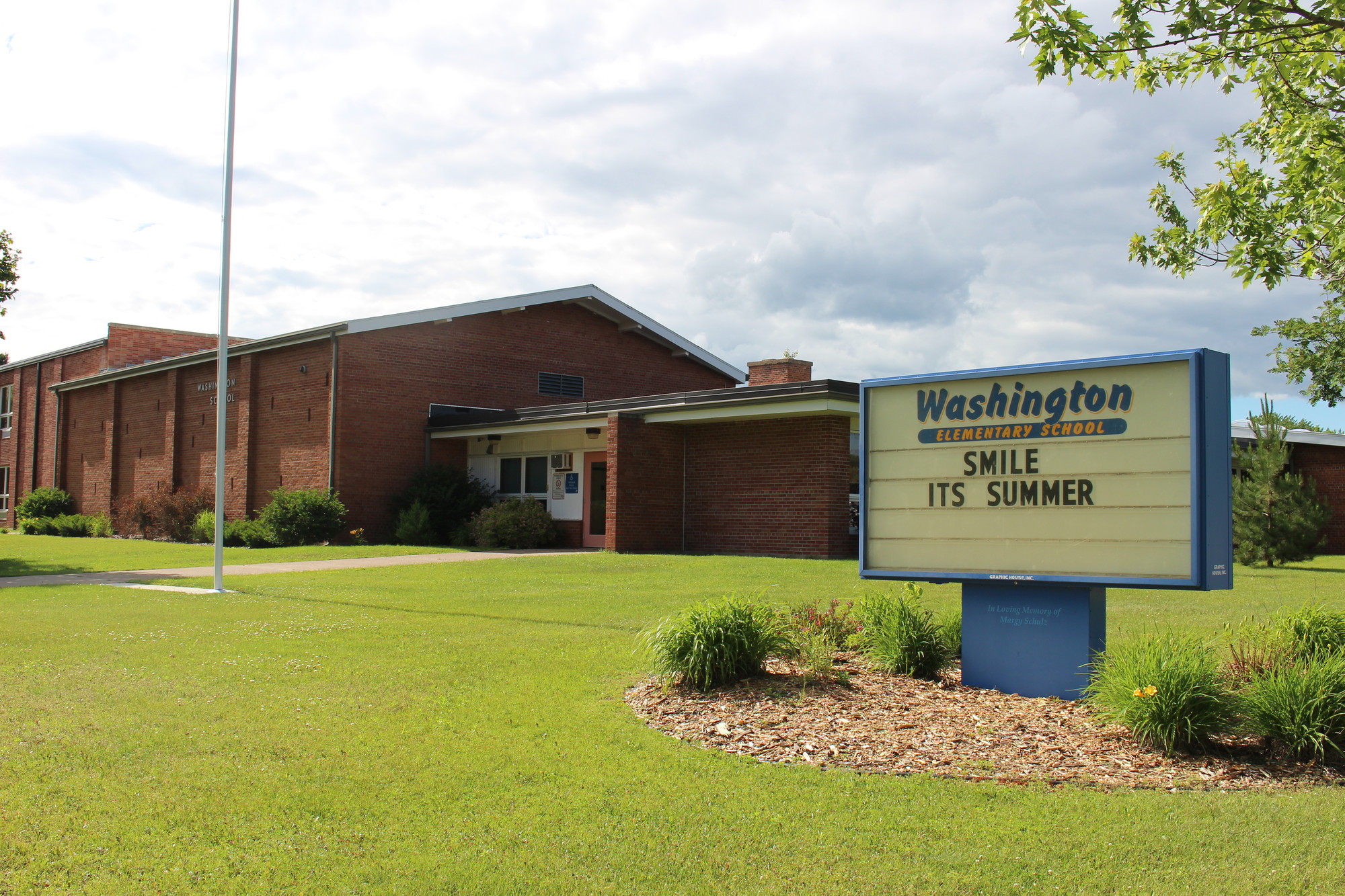 Washington Elementary School building