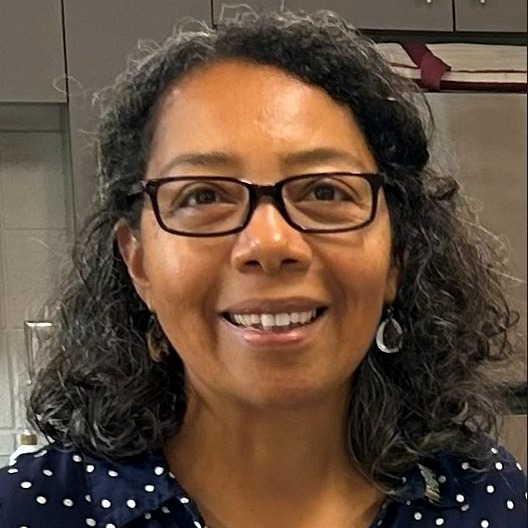 Claudia Holmes Headshot