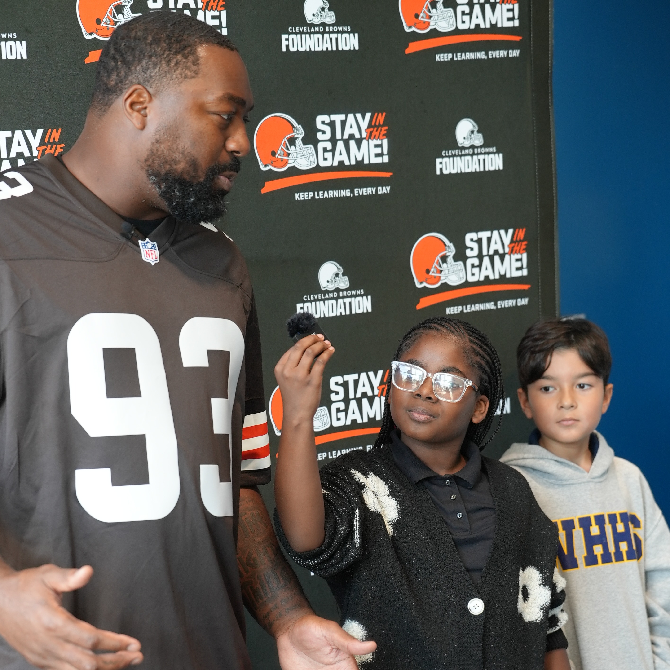 Shelby Harris and Elementary School  students