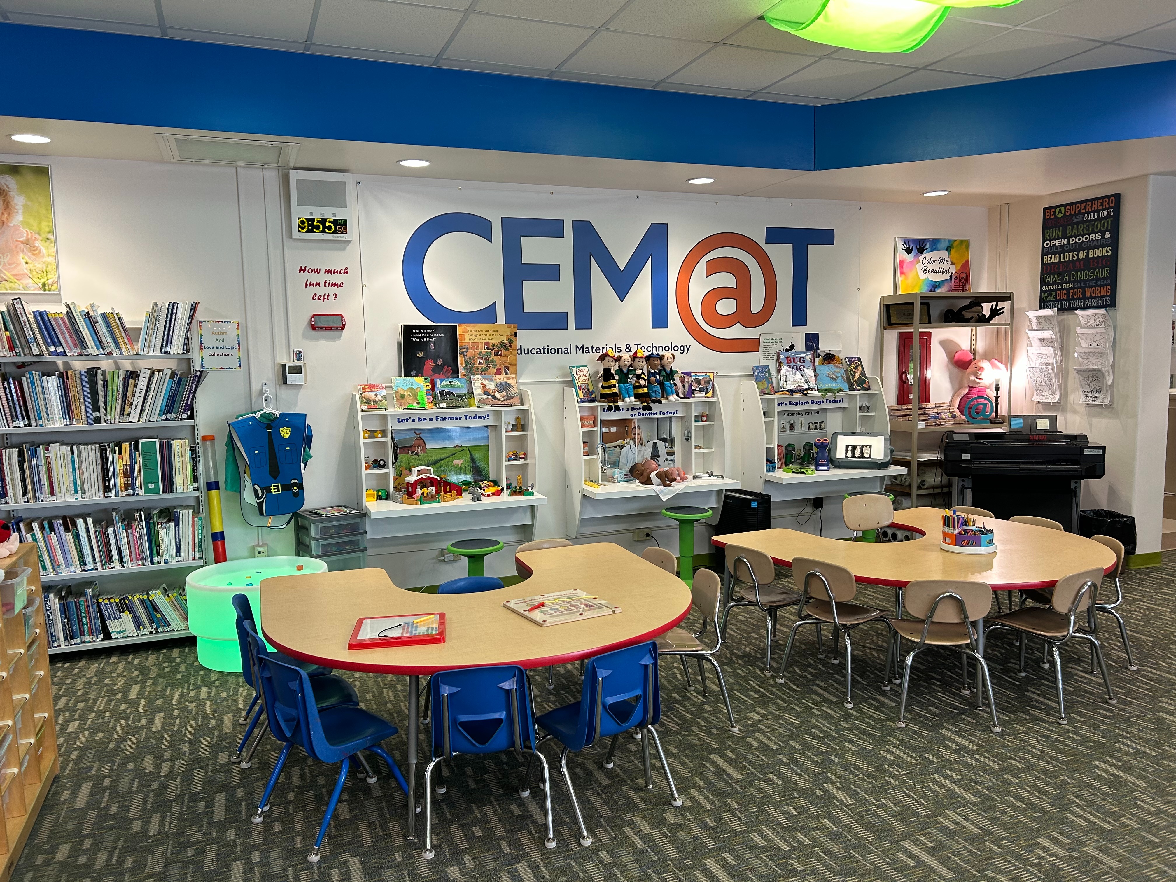 Inside CEM@T Viewing Playstations