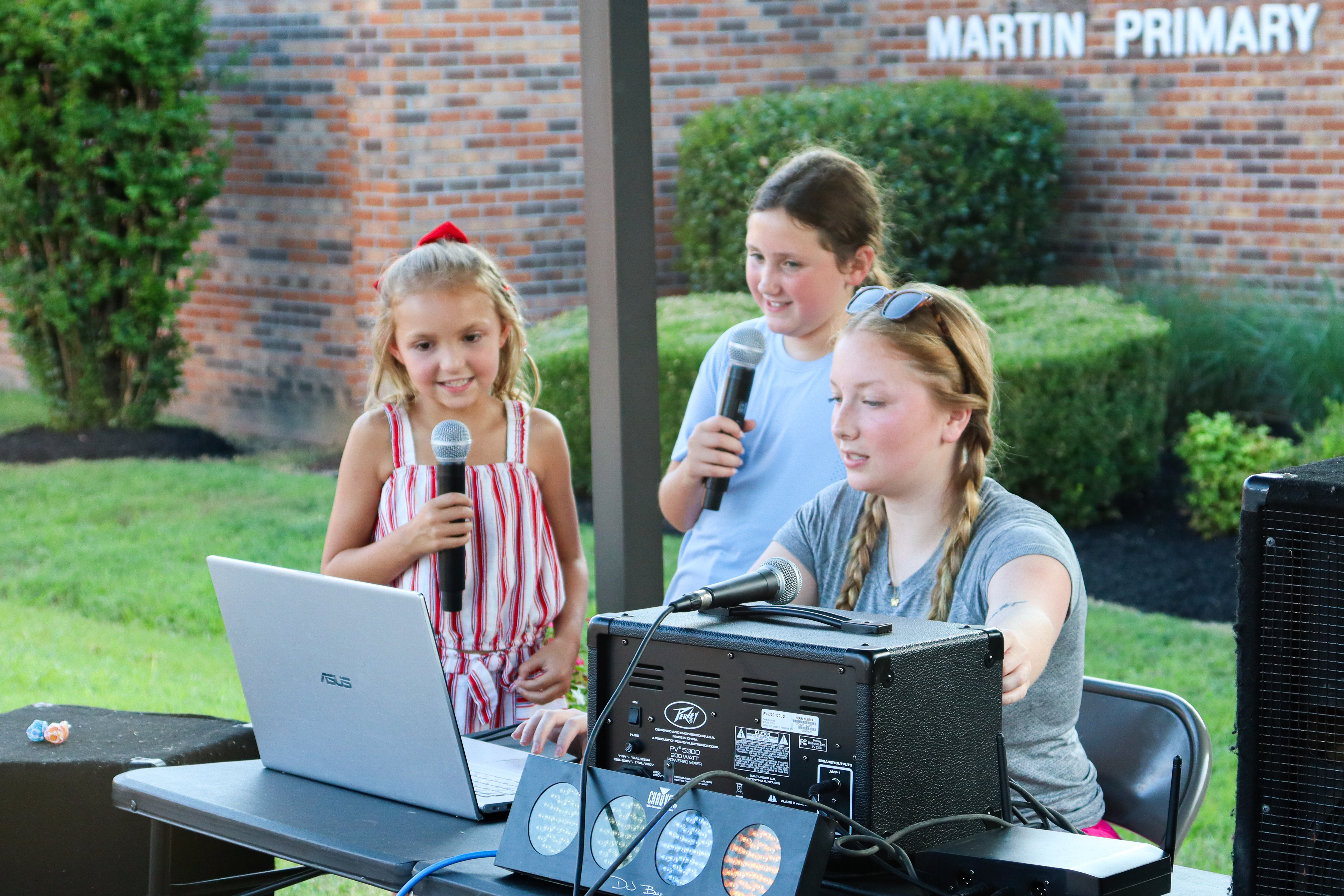 kids doing karaoke